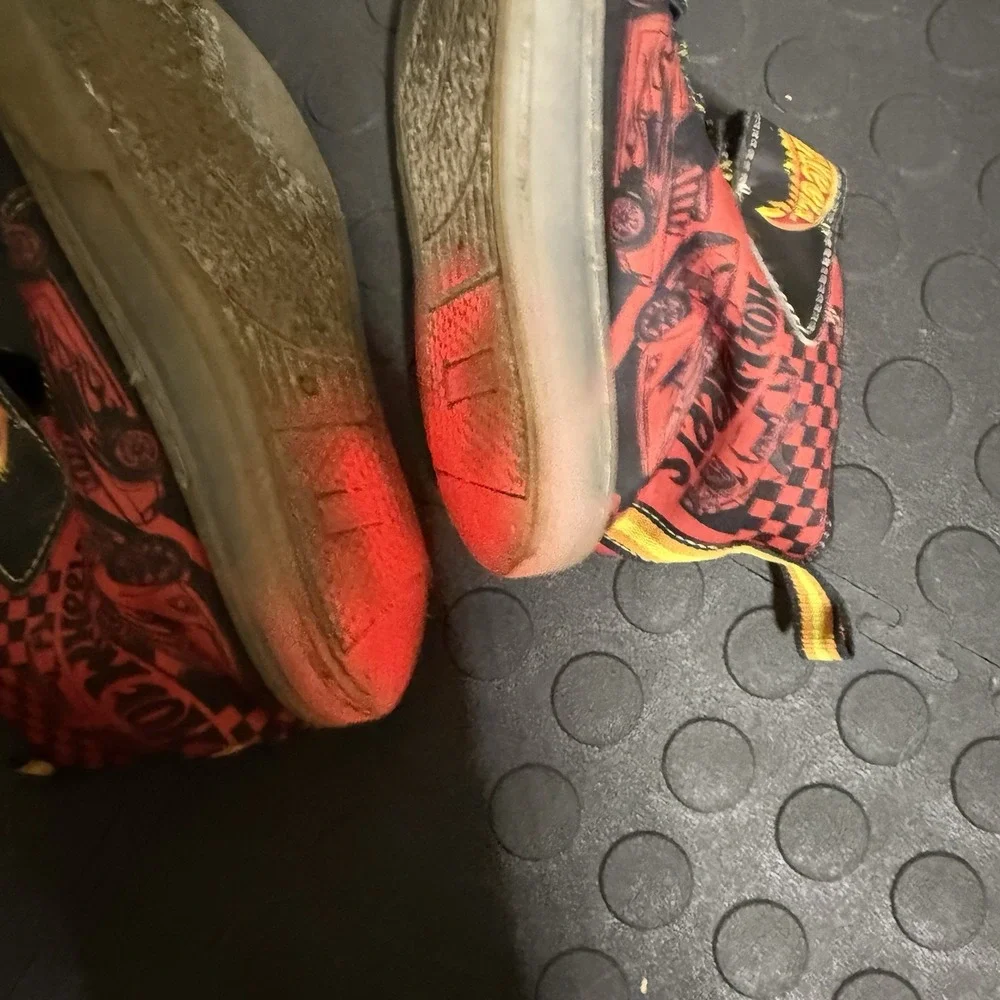 YOUTH SIZE 12 MATTEL HOT WHEELS BOYS LIGHT UP HIGH TOP SHOES Pre owned